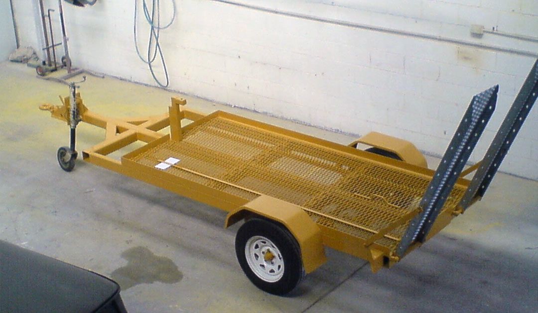 Trailer spray painting